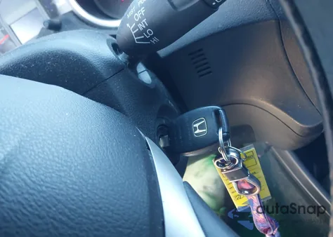 2013 Honda Fit z USA, uszkodzony, nr VIN JHMGE8G32DC013379